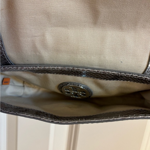 Tory Burch Crossbody Clutch Bag - Picture 6 of 10